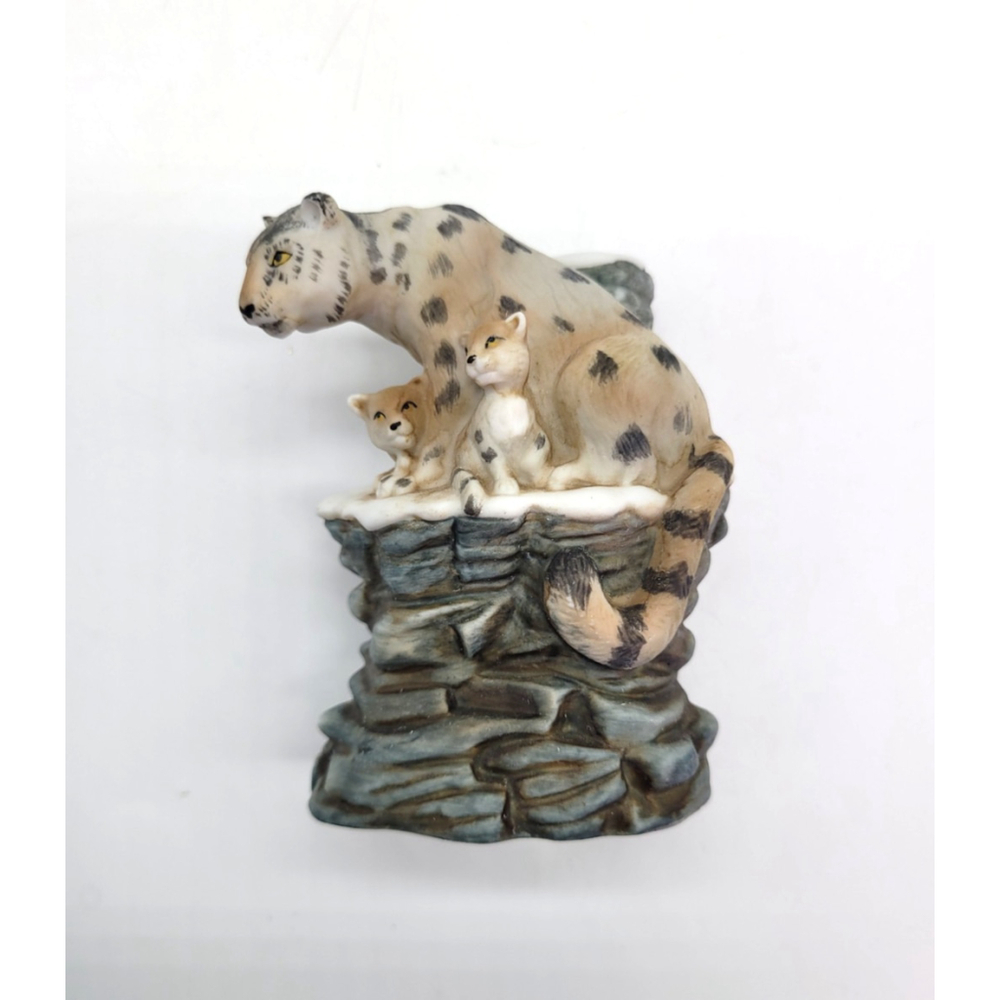 1979 Ski Country SNOW LEOPARD w/ Babies Mini Decanter Ltd Ed EMPTY